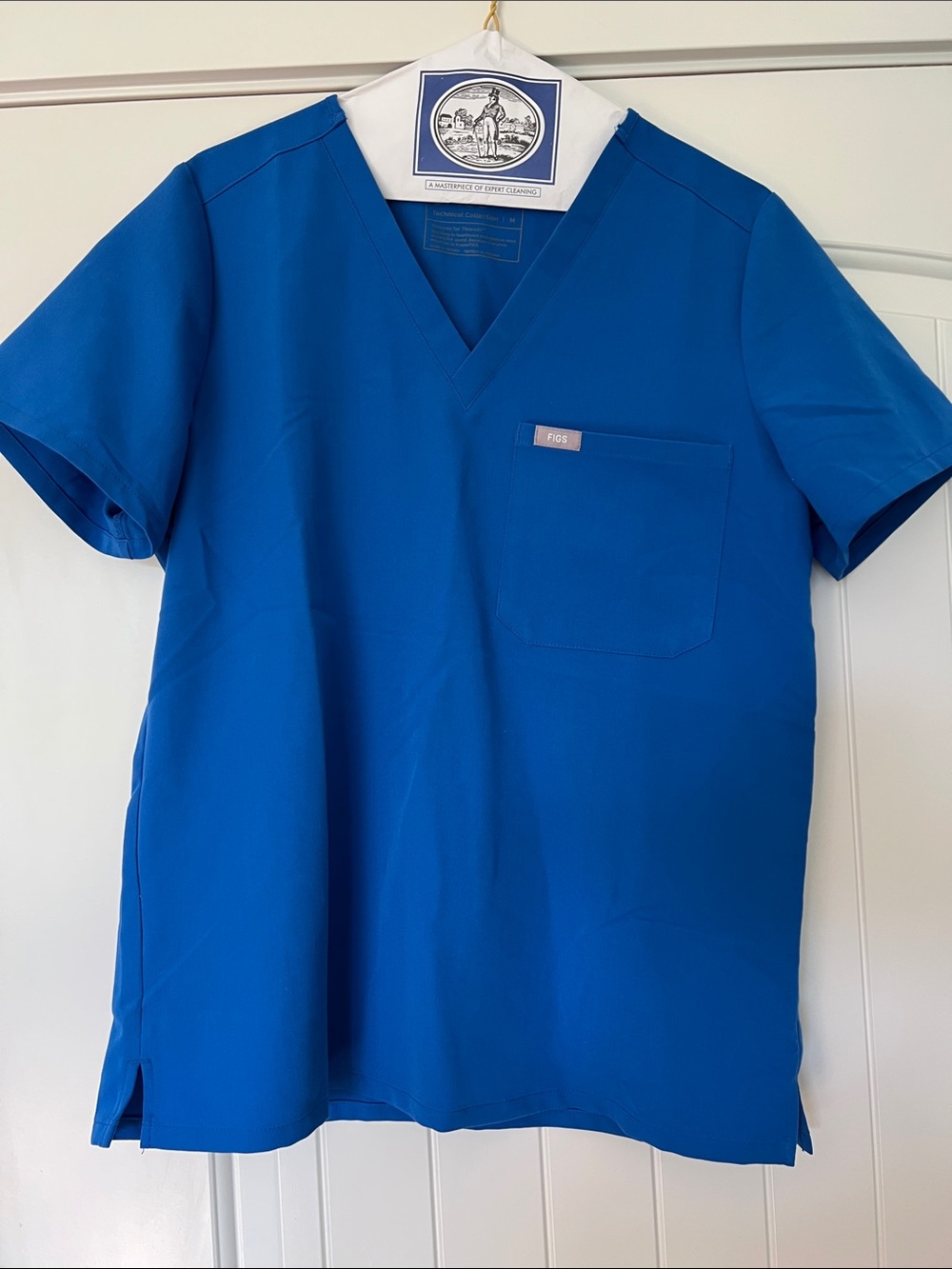 Figs Womenโs V-Neck Scrub Top in Electric Blue
